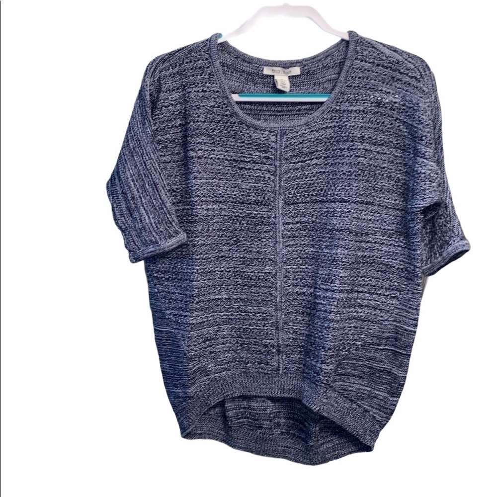 White House Black Market sweater high/low short sleeves deep crewneck Sz XSmall